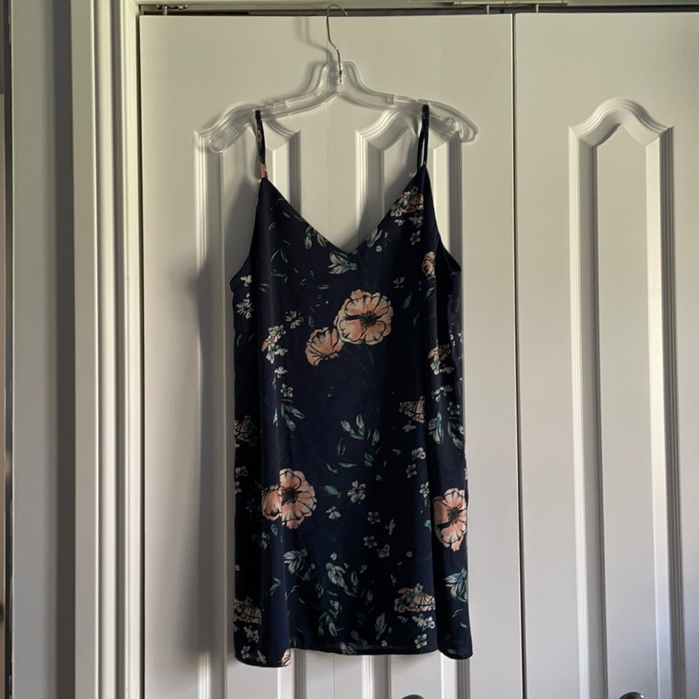 Spaghetti strap woven tunic mavy with flowers